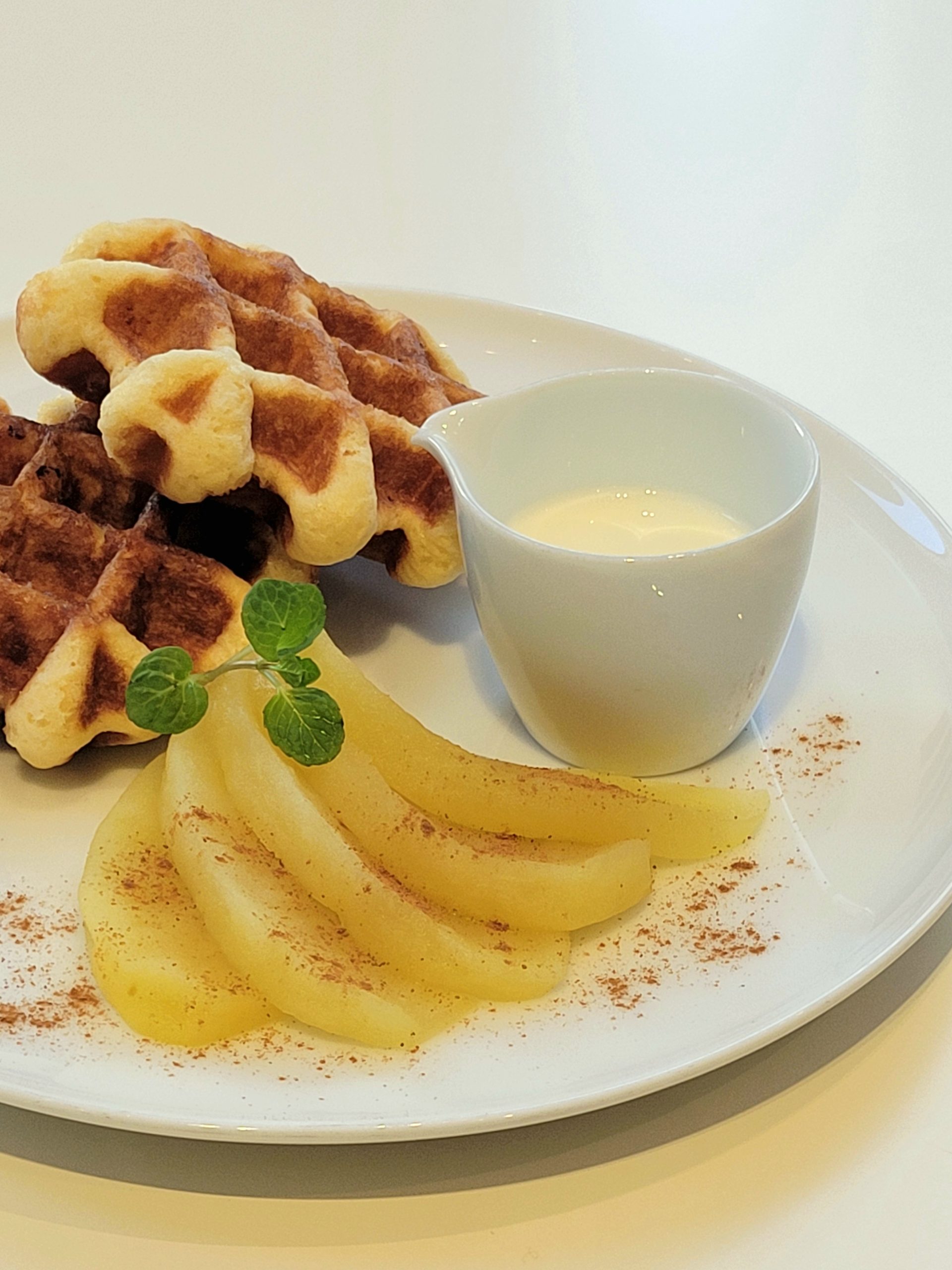 安曇野産りんごのリエージュワッフル